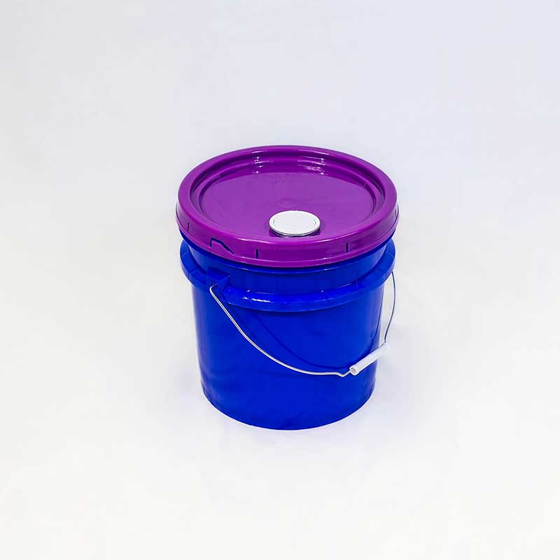 4.25 Gallon pail with pour spout lid