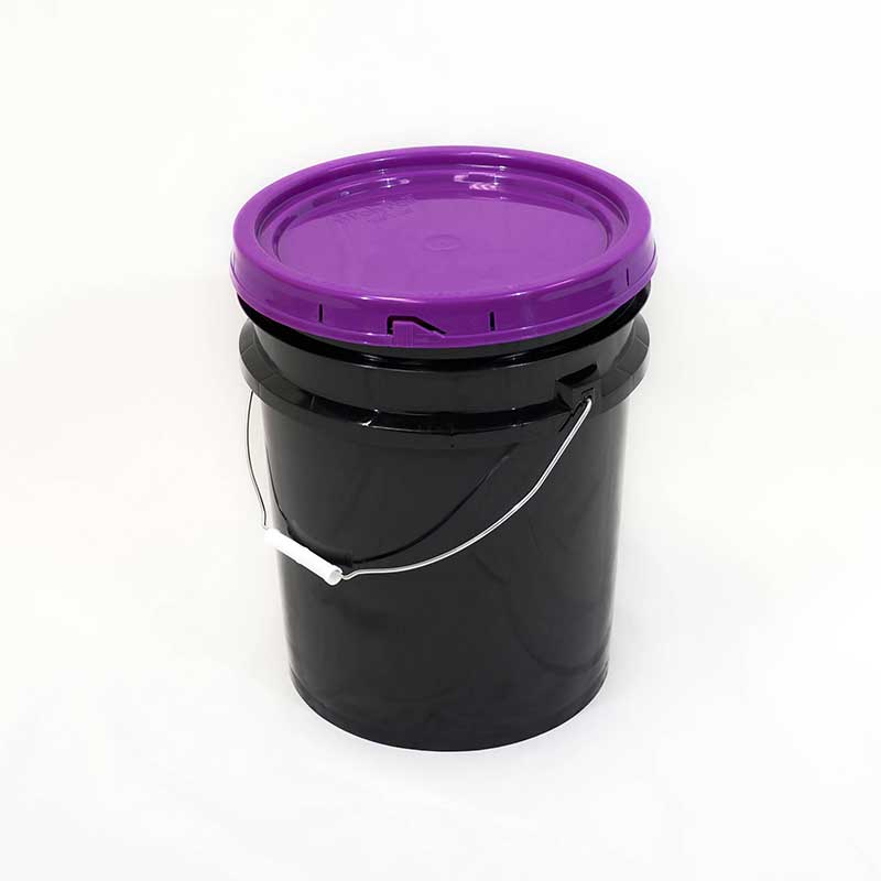 5 gallon pail with lid